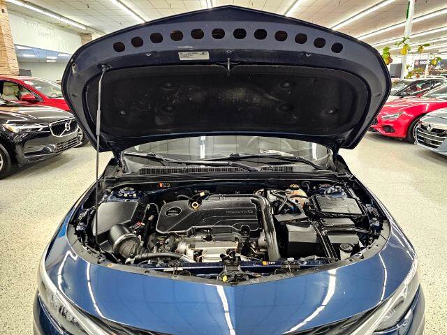 Used 2021 Chevrolet Malibu LT image 36