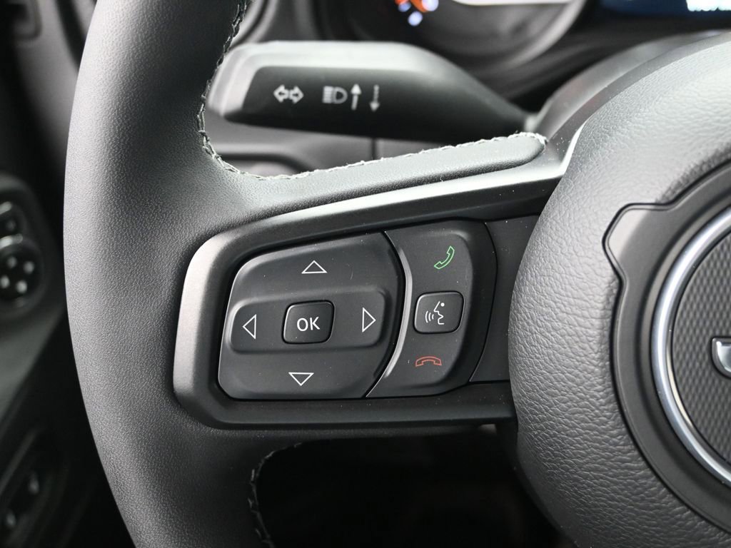 Used 2025 Jeep Wrangler Unlimited Rubicon image 14