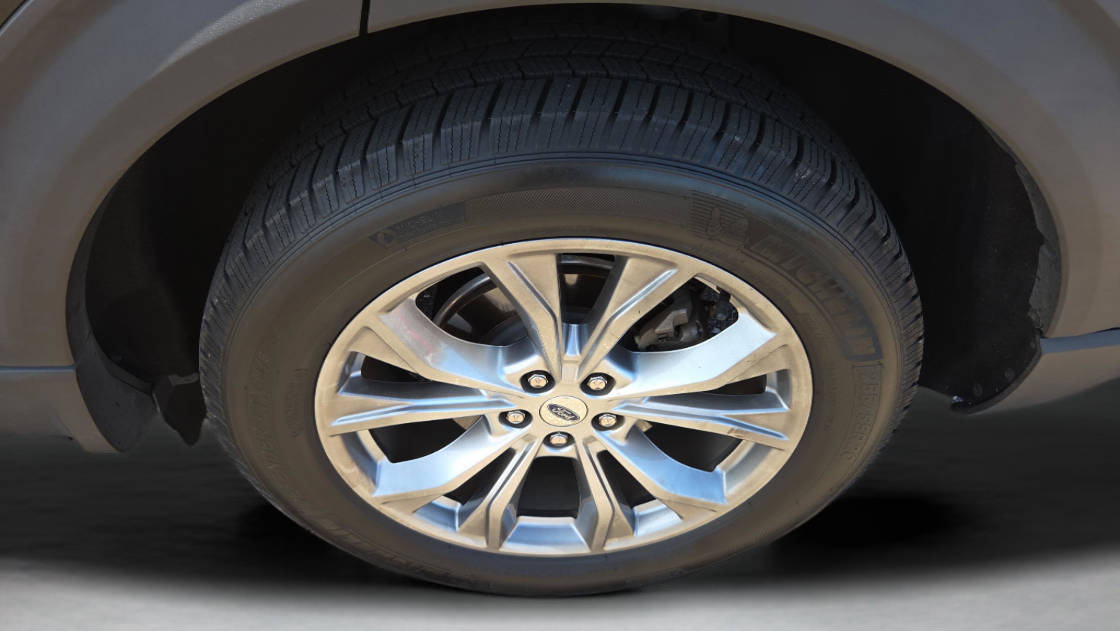 Used 2020 Ford Explorer XLT w/ Equipment Group 202A image 16