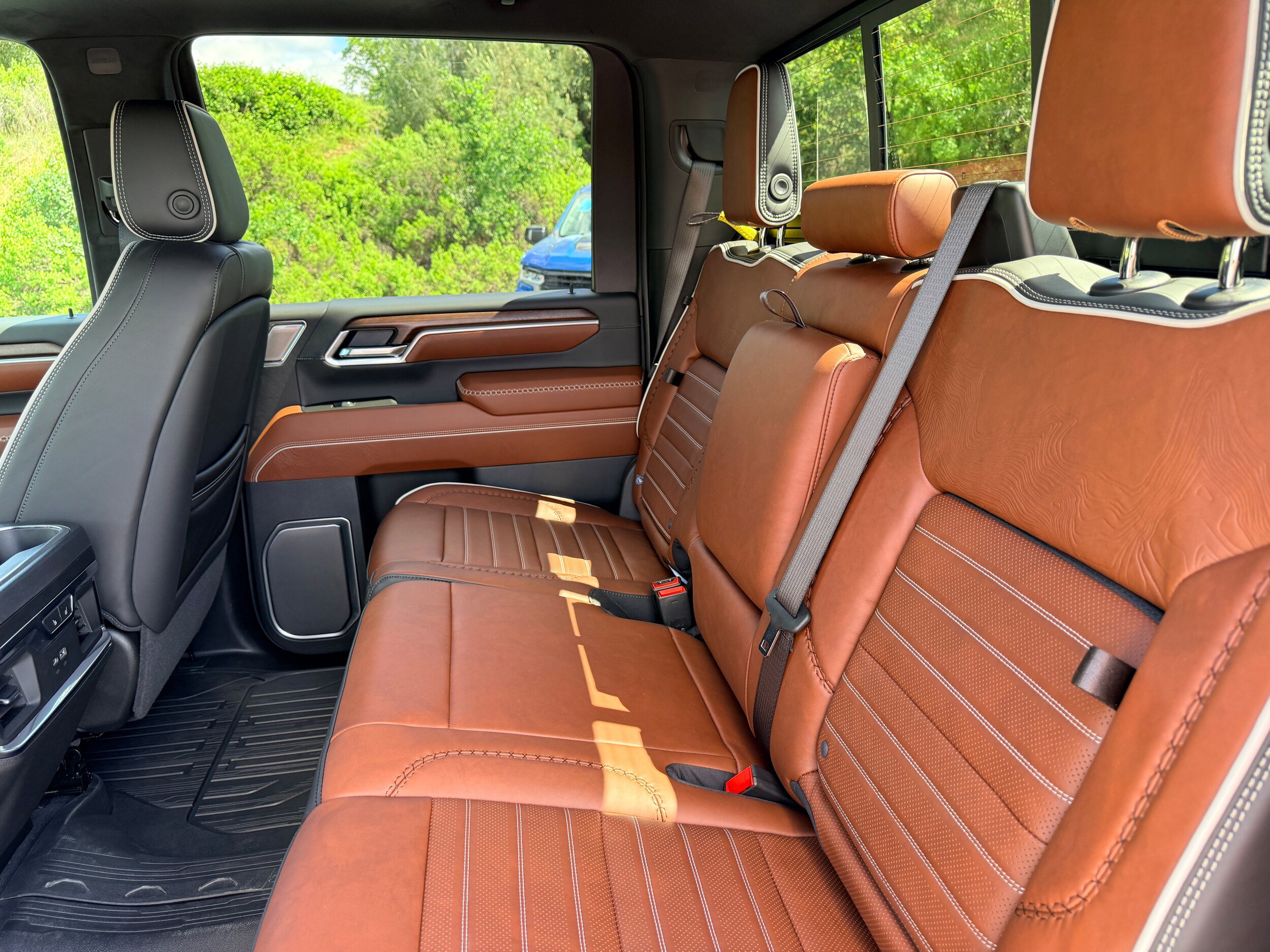 New 2026 GMC Sierra 2500 Denali Ultimate w/ Max Trailering Package image 8