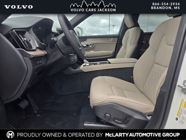 New 2025 Volvo XC90 T8 Core image 11