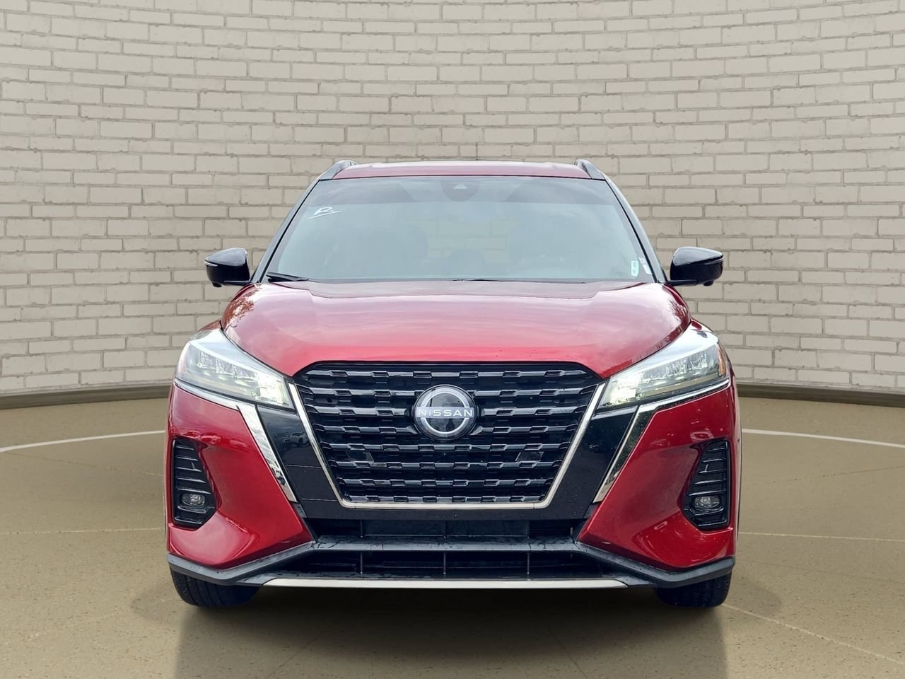Certified 2024 Nissan Kicks SR FWD image 2