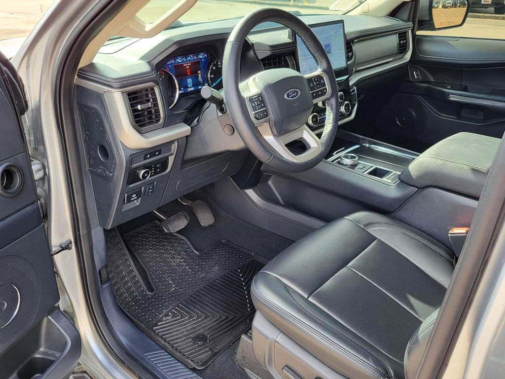 Used 2024 Ford Expedition XLT RWD image 16