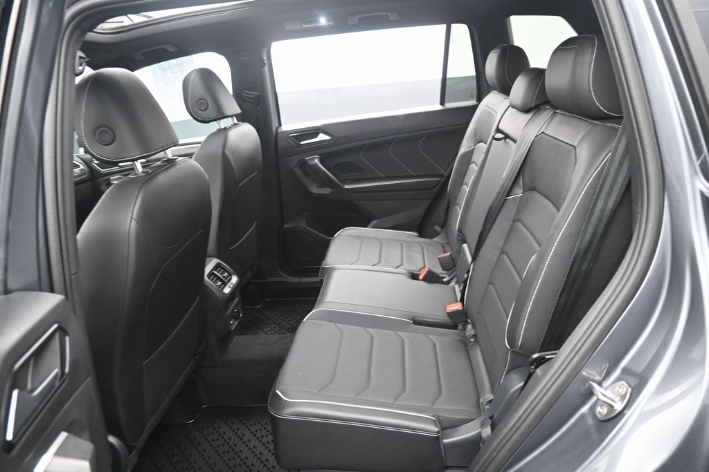 Used 2024 Volkswagen Tiguan SEL R-Line image 28