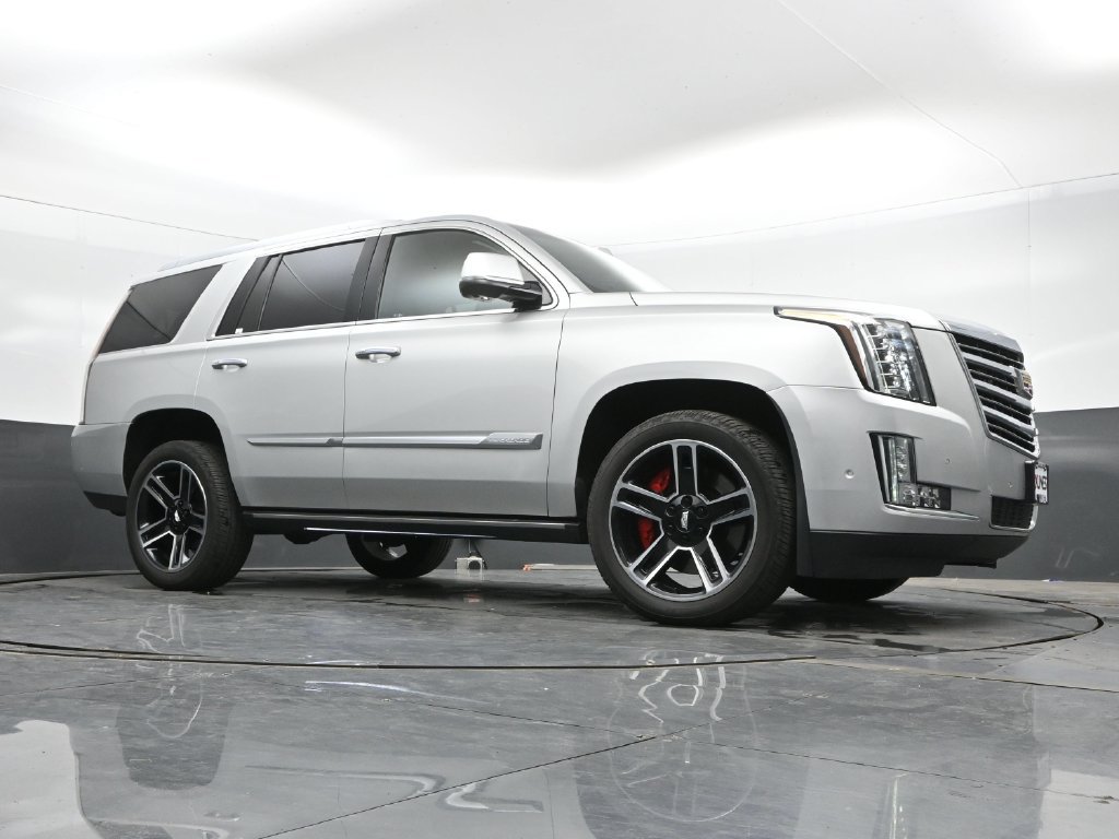 Used 2018 Cadillac Escalade Platinum AWD/4WD image 46