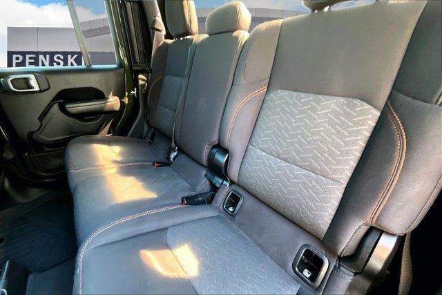 Used 2022 Jeep Gladiator Mojave AWD/4WD image 27
