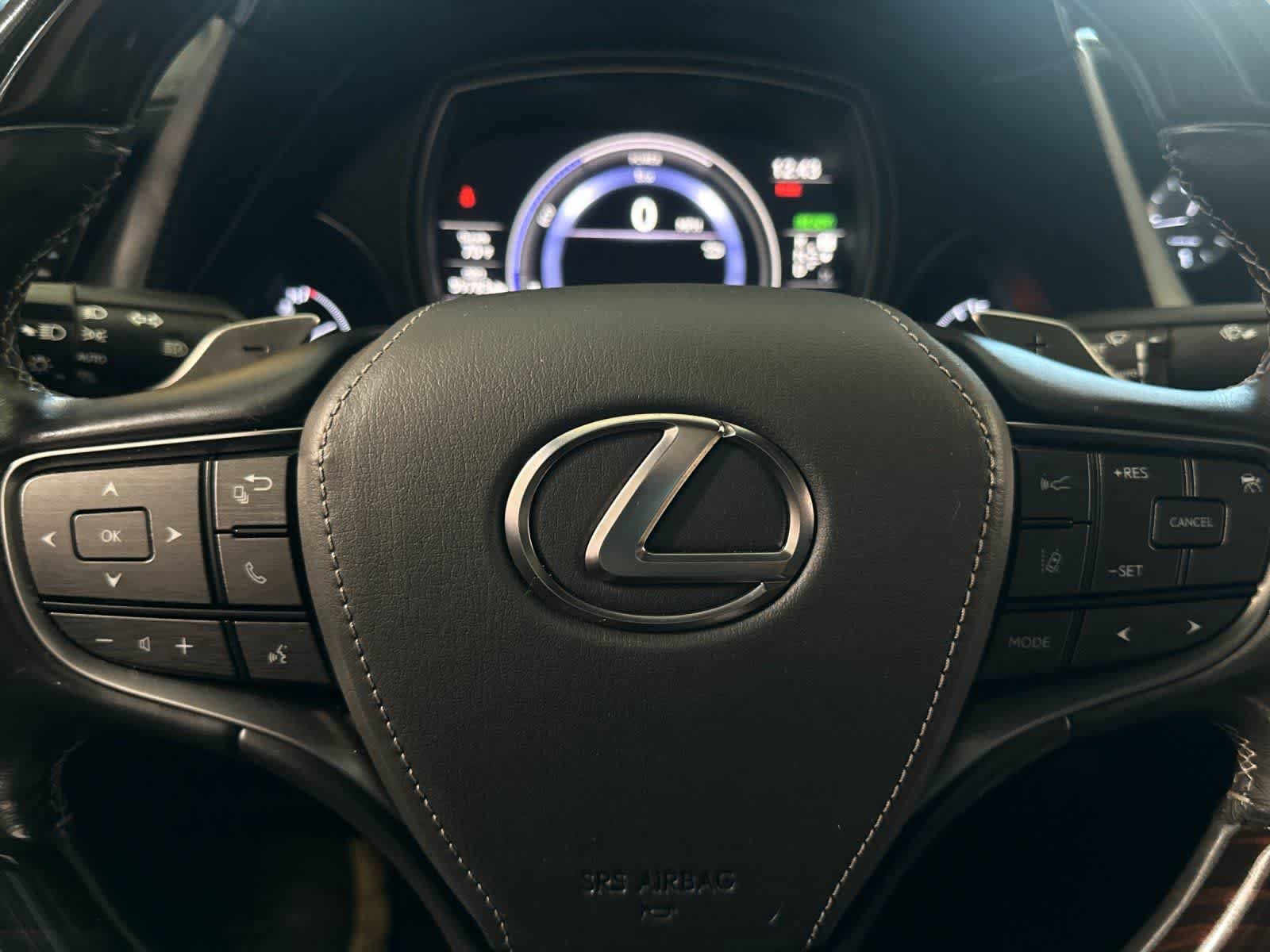 Used 2020 Lexus LS 500h w/ Luxury Package RWD image 23