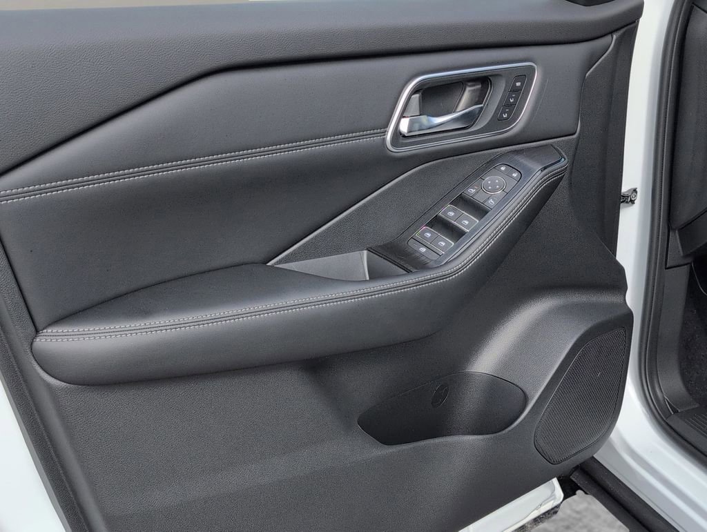 New 2026 Nissan Rogue Platinum image 15