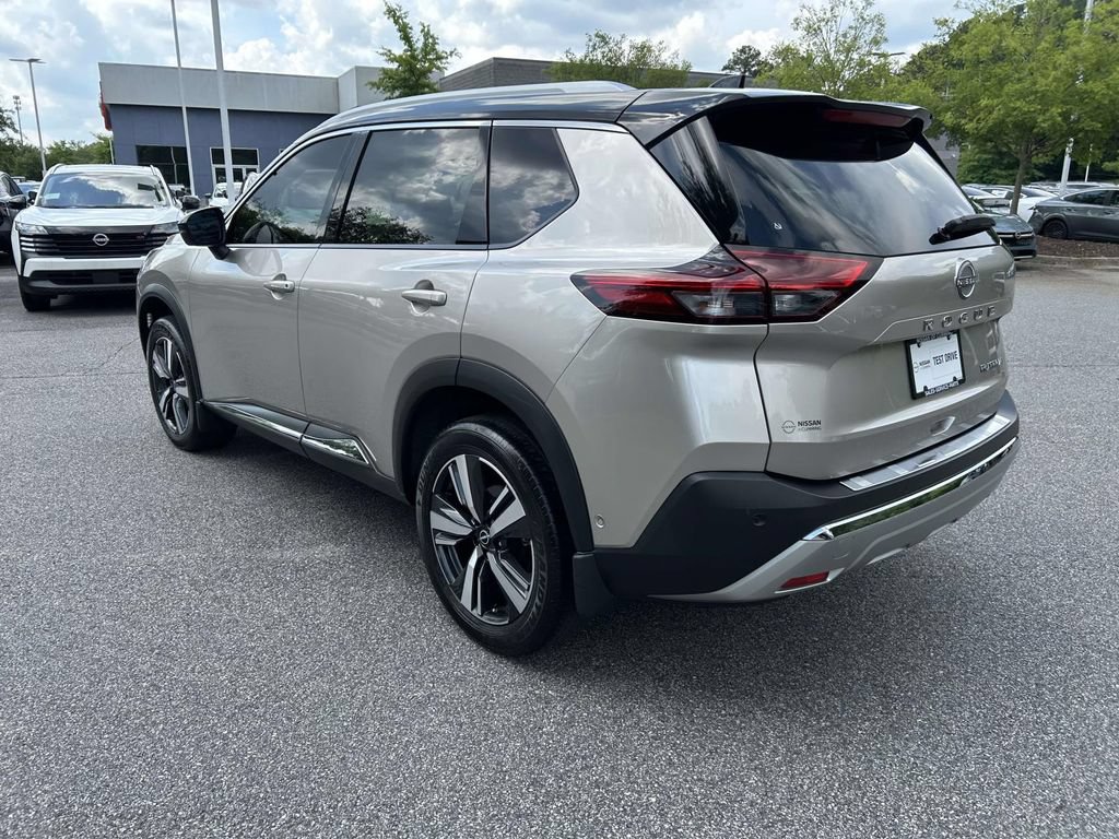 Used 2023 Nissan Rogue Platinum w/ Platinum Premium Package FWD image 3