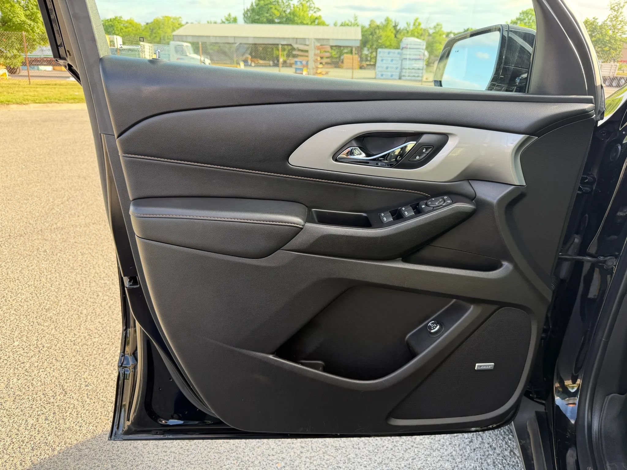 Used 2019 Chevrolet Traverse LT w/ LT Premium Package AWD/4WD image 27