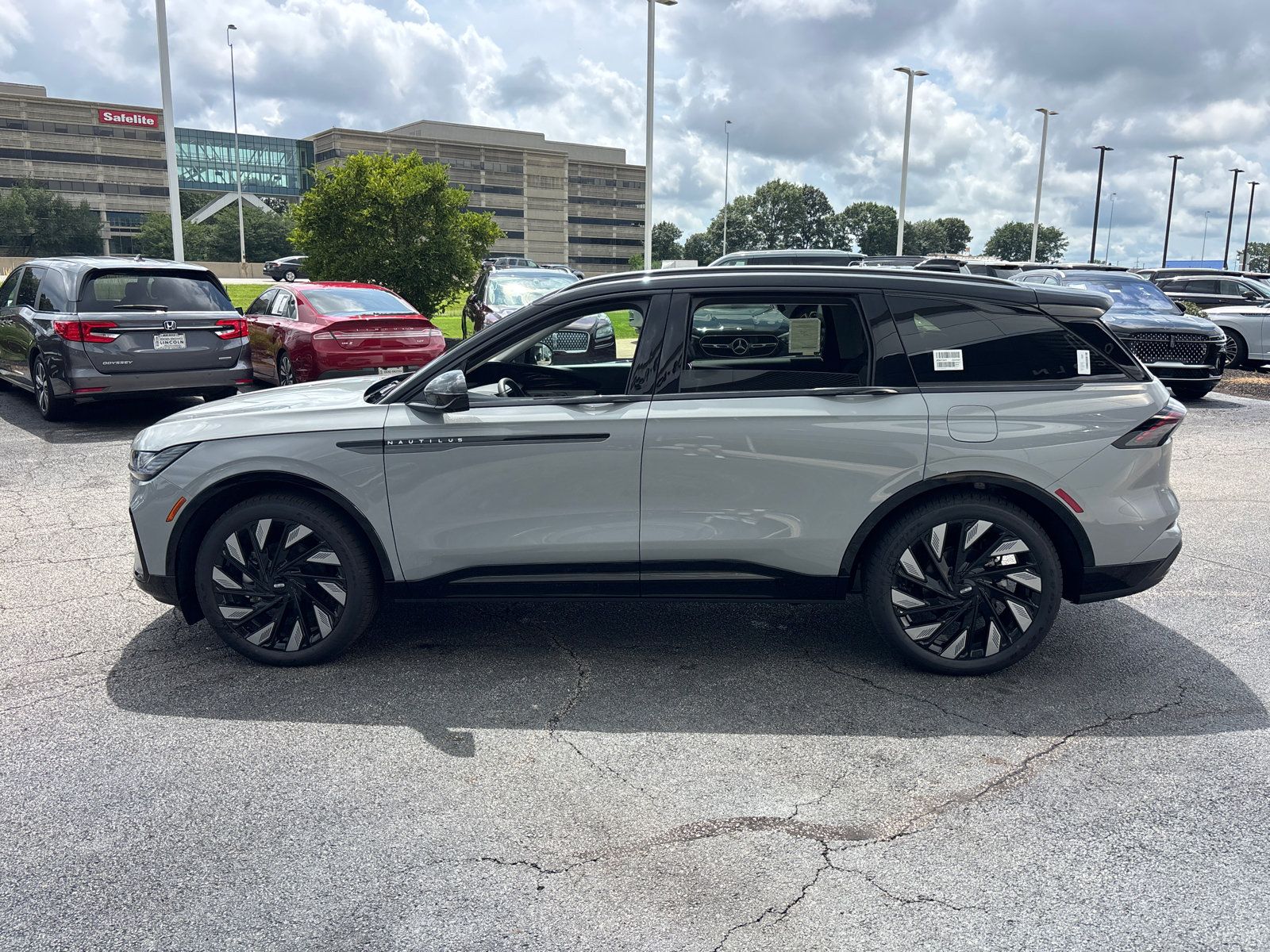 New 2026 Lincoln Nautilus Reserve AWD/4WD image 4