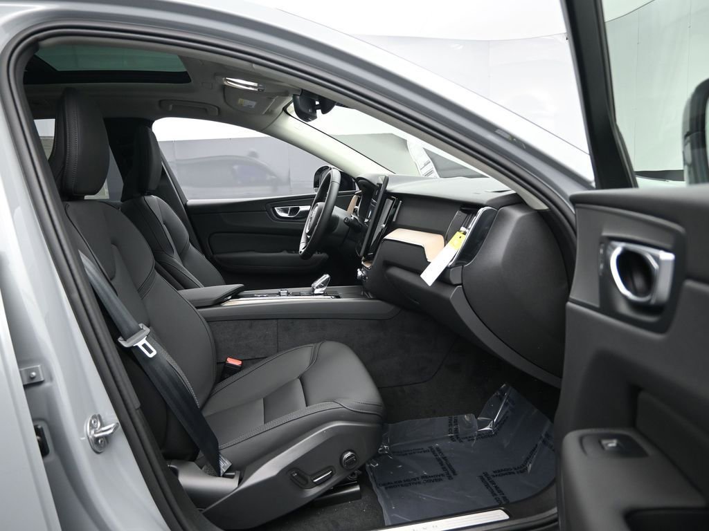 New 2026 Volvo XC60 T8 Plus w/ Protection Package Premier image 27