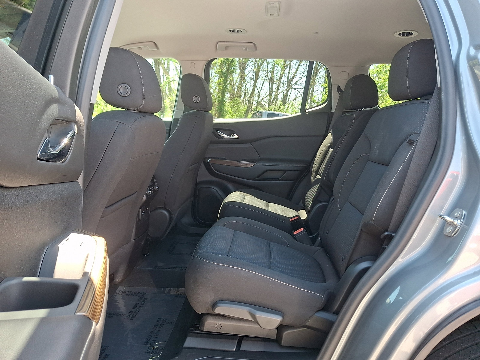 Used 2023 GMC Acadia SLE w/ Driver Convenience Package image 10