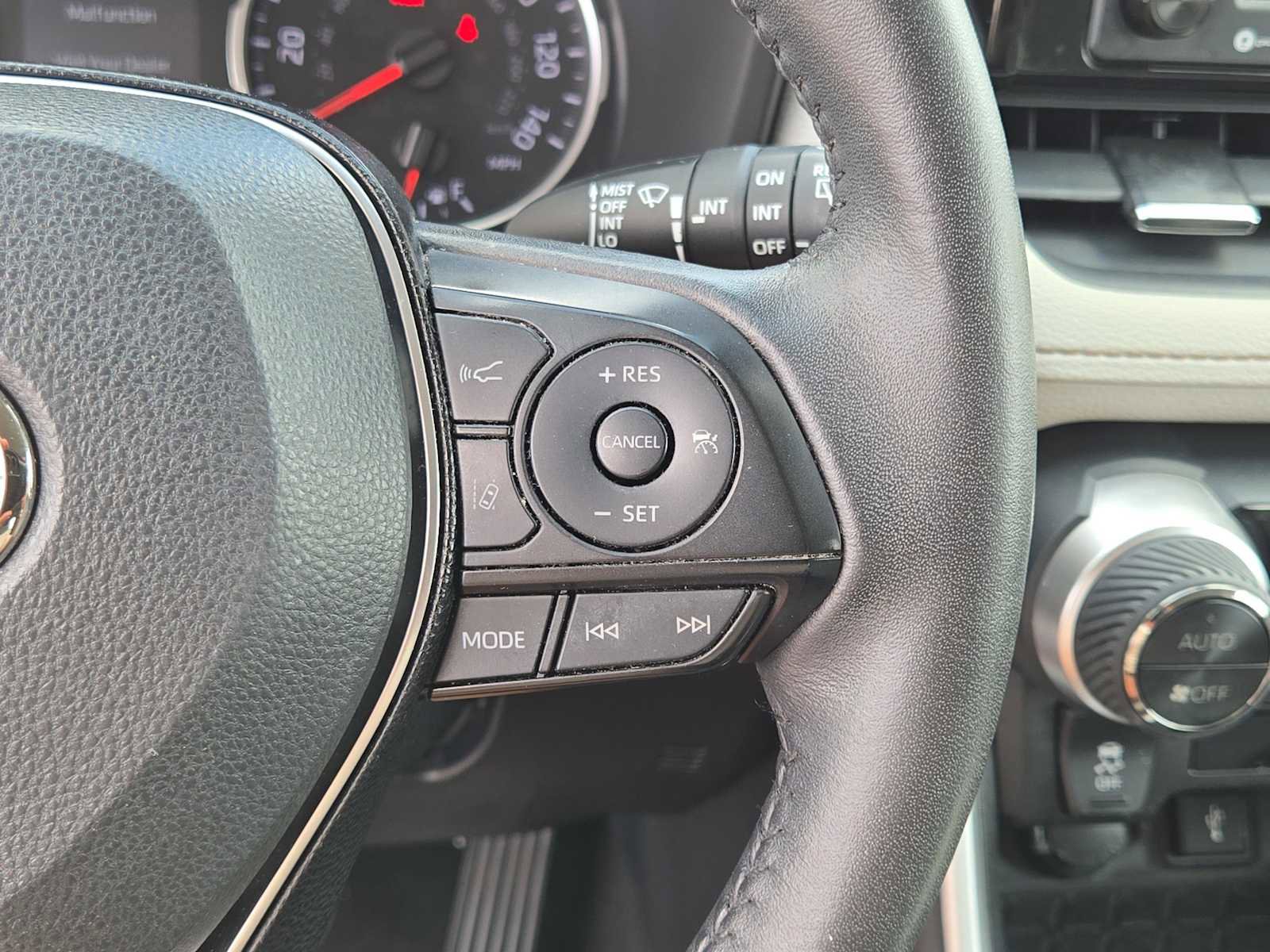 Used 2020 Toyota RAV4 XLE Premium image 24