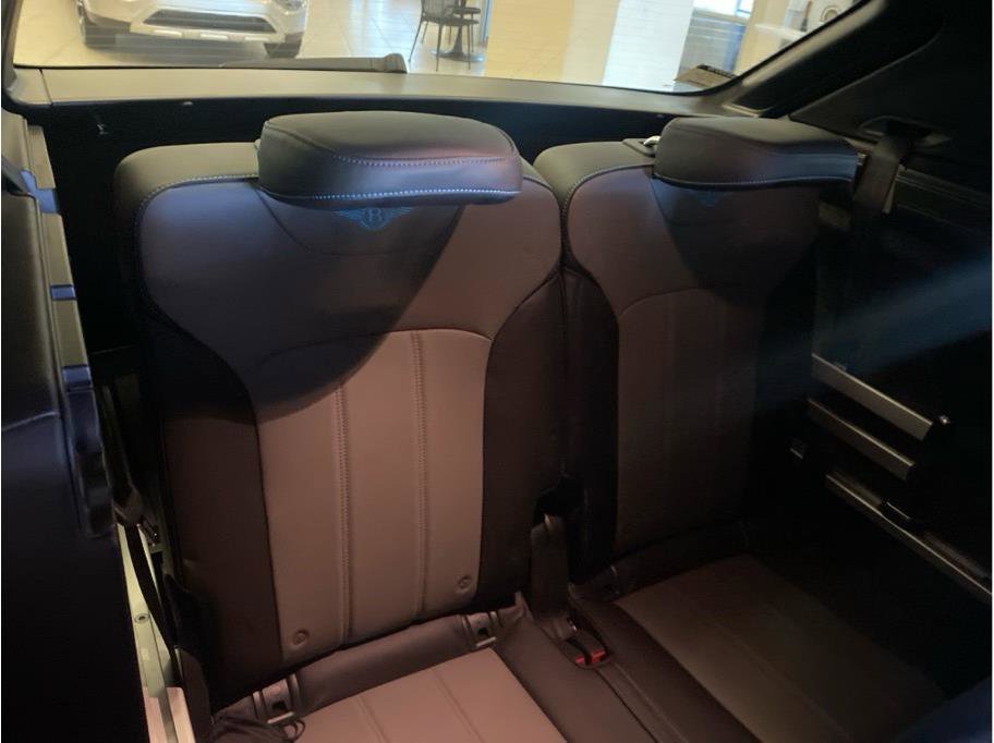 Used 2020 Bentley Bentayga image 22