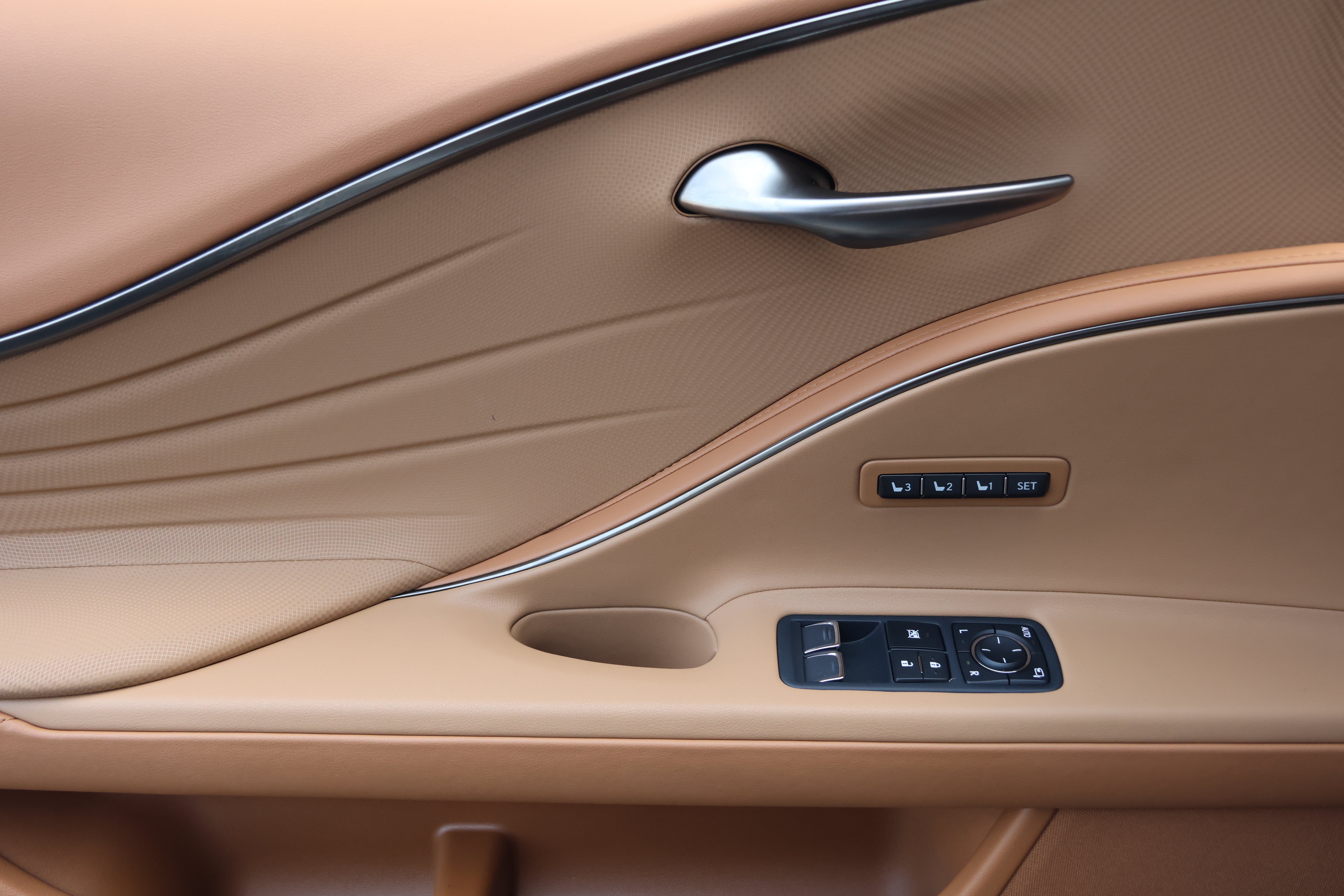 Used 2021 Lexus LC 500 Convertible w/ Touring Package RWD image 12
