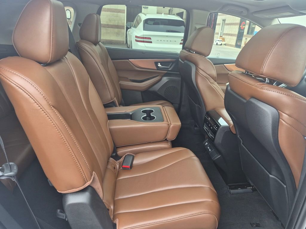 Used 2024 Acura MDX SH-AWD w/ Technology Package image 23
