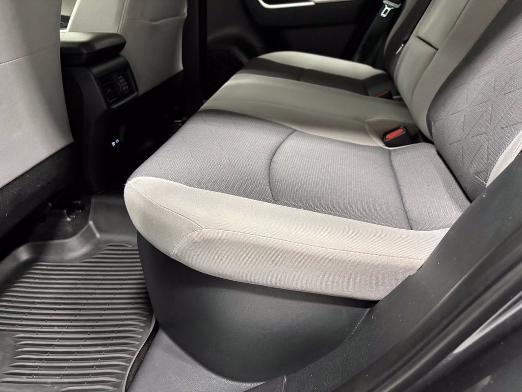 Used 2025 Toyota RAV4 XLE AWD/4WD image 42