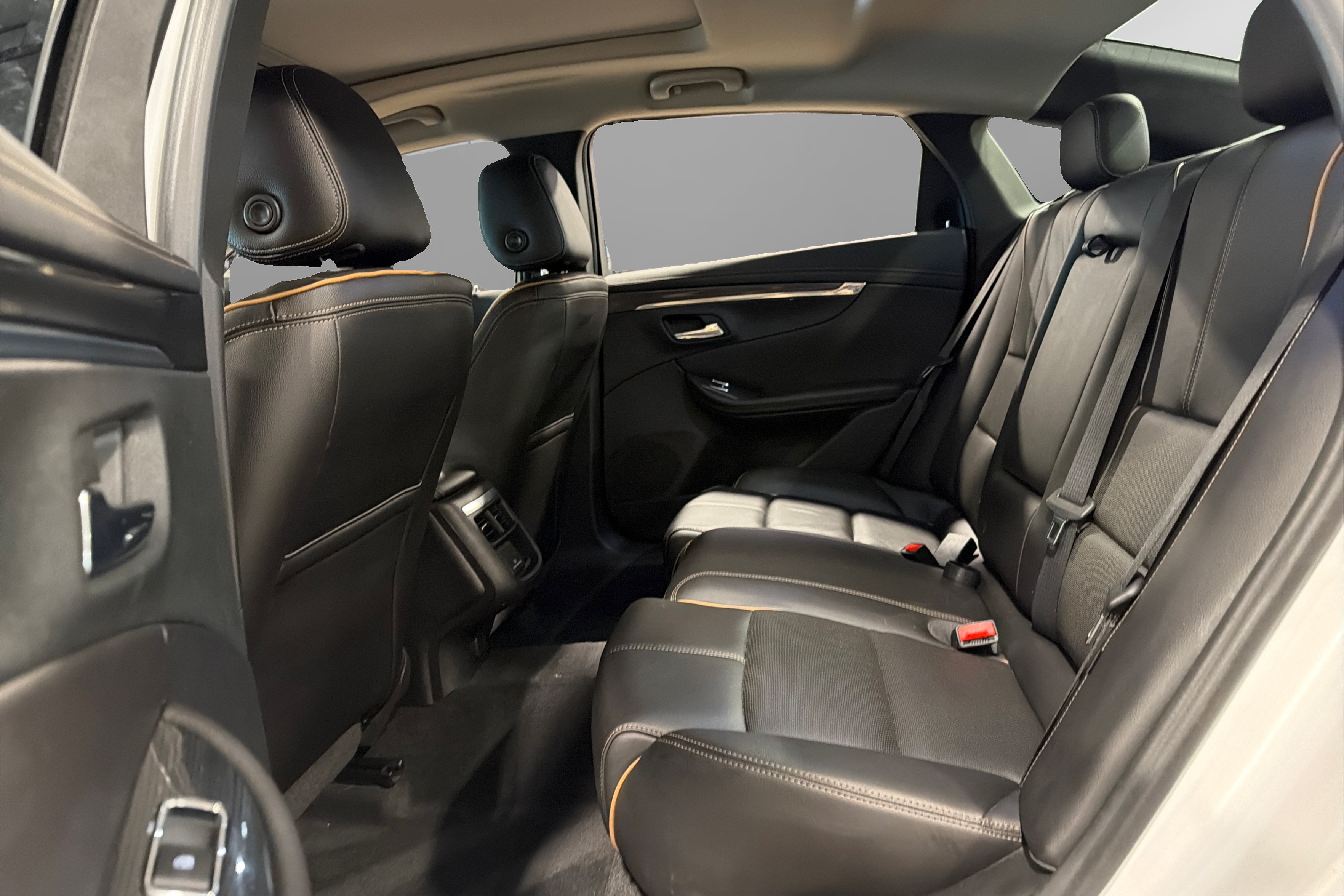 Used 2017 Chevrolet Impala Premier w/ Enhanced Convenience Package FWD image 39