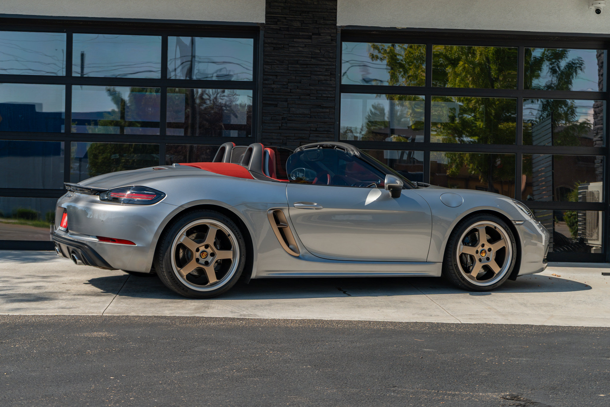Used 2021 Porsche 718 Boxster RWD image 10