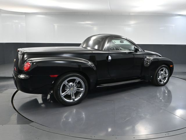 Used 2006 Chevrolet SSR w/ Preferred Equipment Group RWD image 6