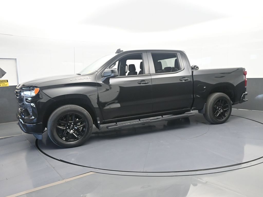 Used 2023 Chevrolet Silverado 1500 RST RWD image 2