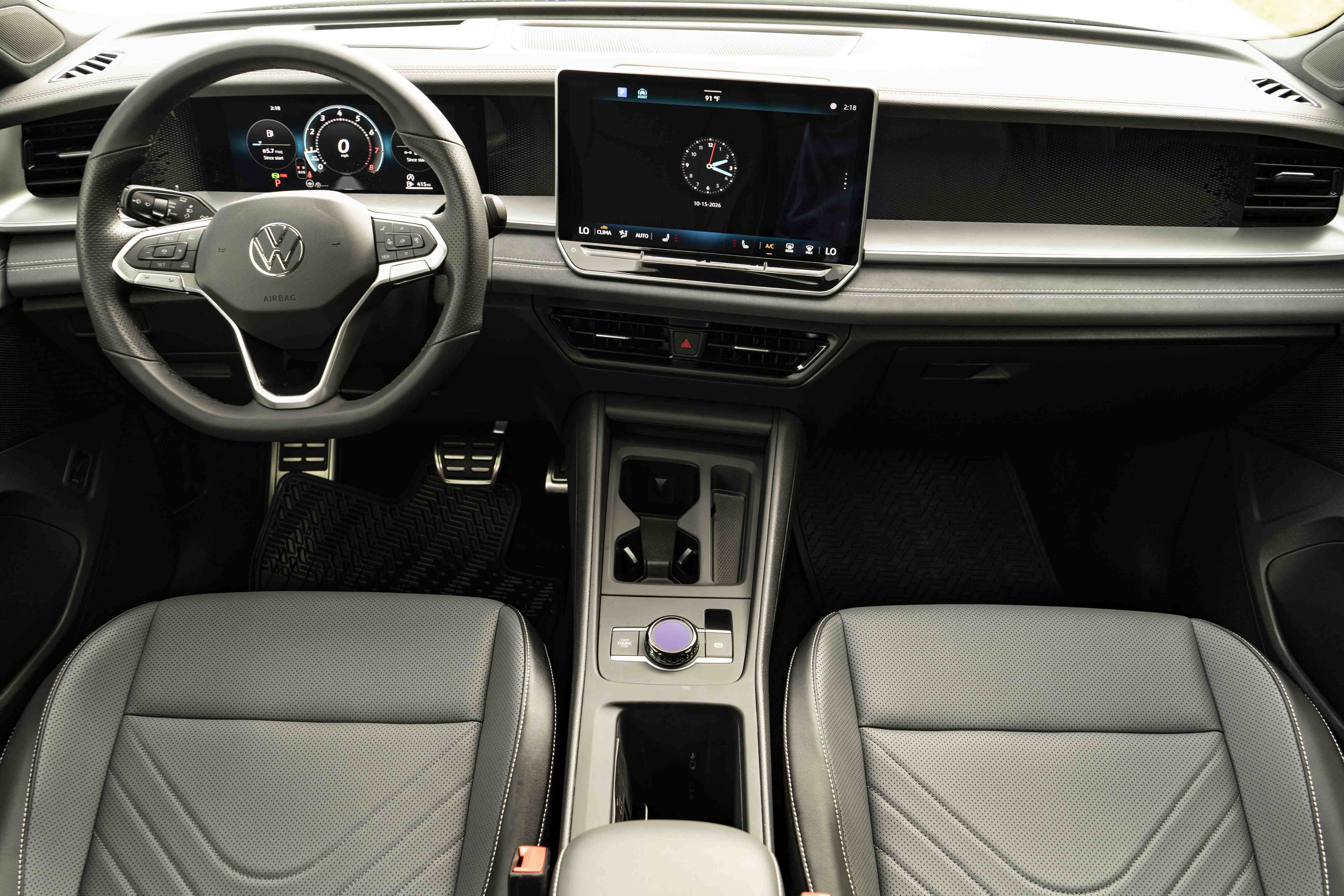 Certified 2026 Volkswagen Tiguan SE R-Line FWD image 24