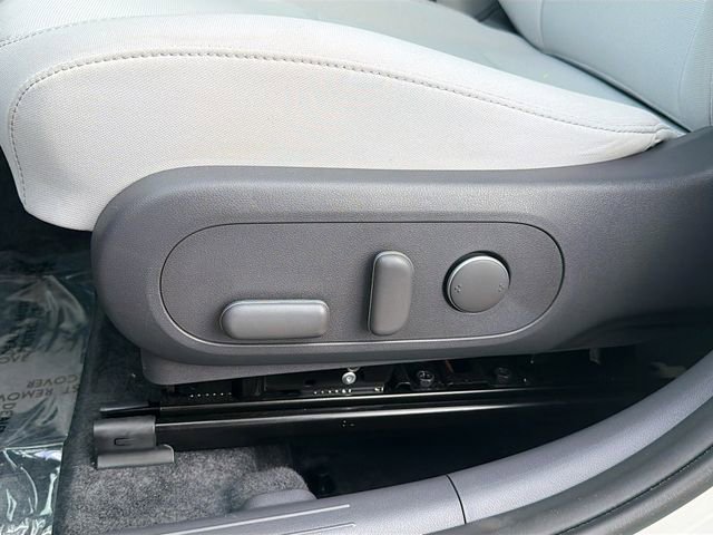 Certified 2025 Hyundai Kona SEL FWD image 19