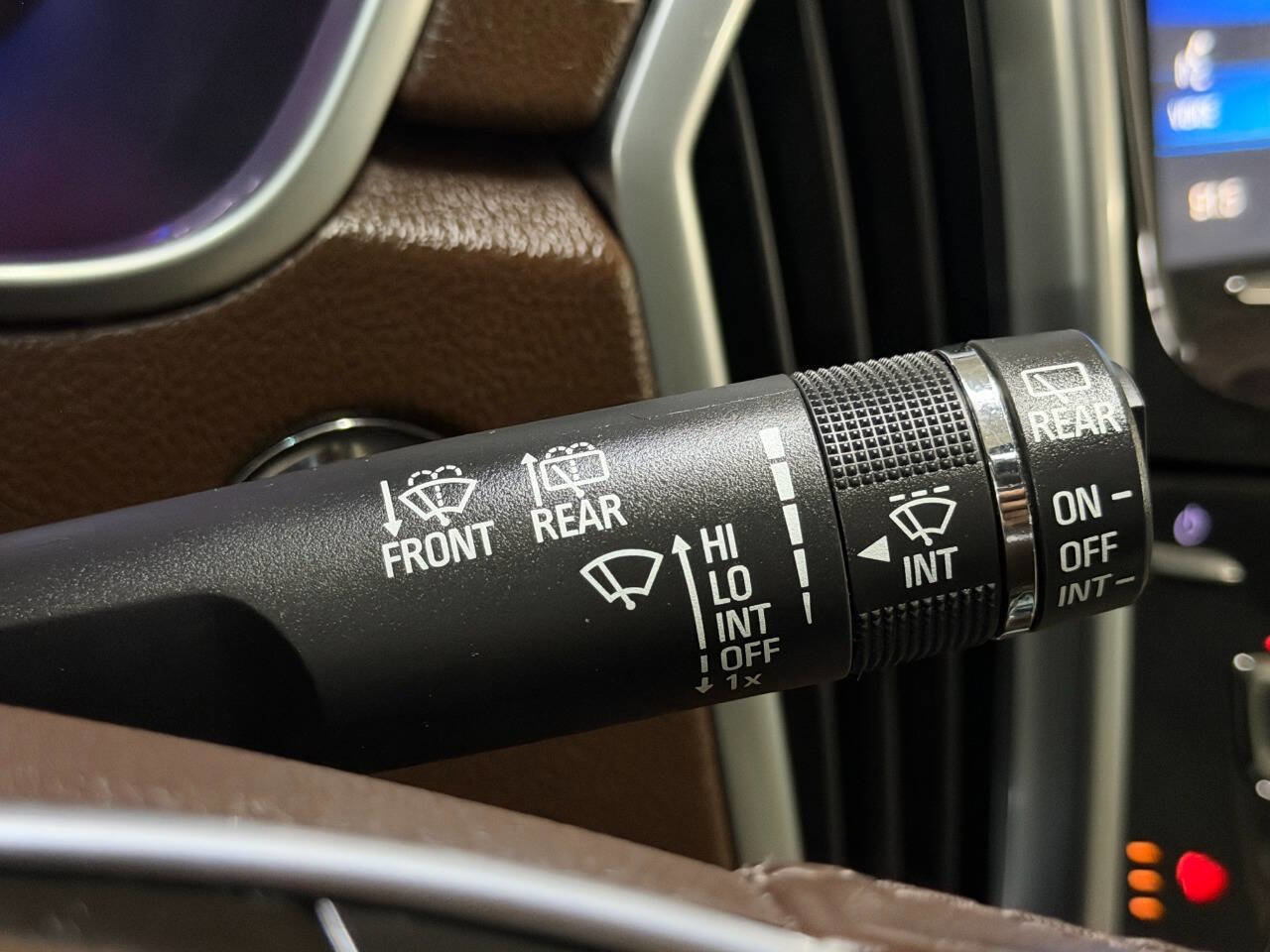 Used 2015 Cadillac SRX Luxury w/ Driver Awareness Package image 39