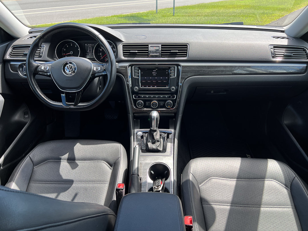Used 2018 Volkswagen Passat 2.0T SE w/ SE Lighting Package FWD image 30