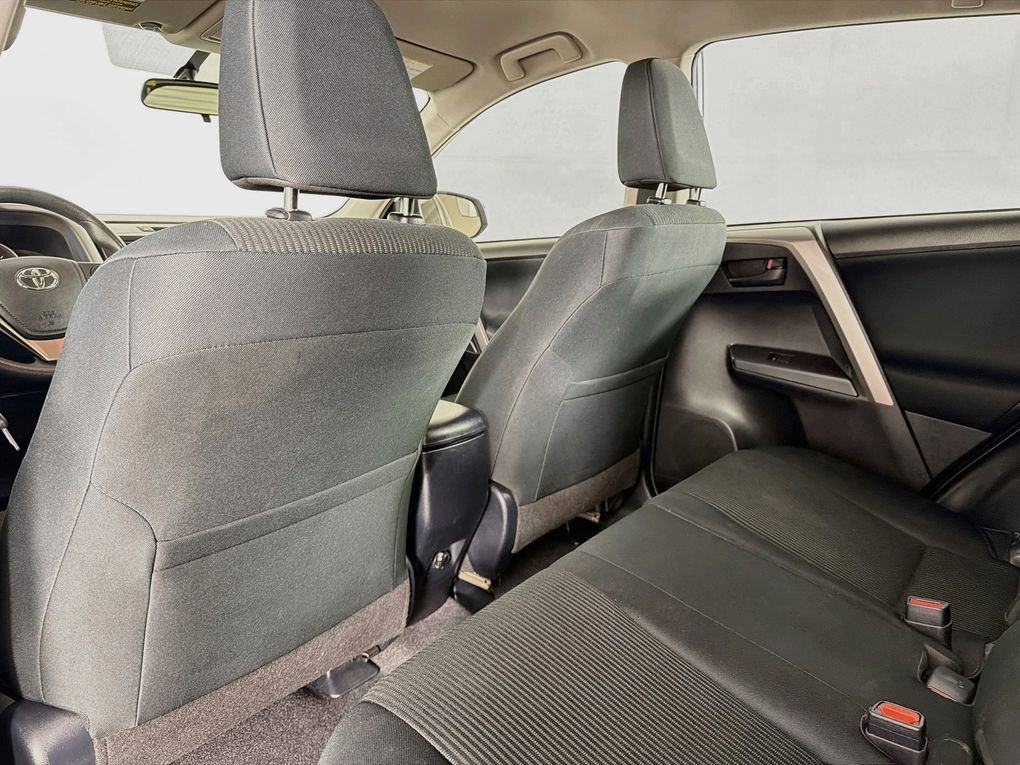 Used 2016 Toyota RAV4 LE FWD image 33
