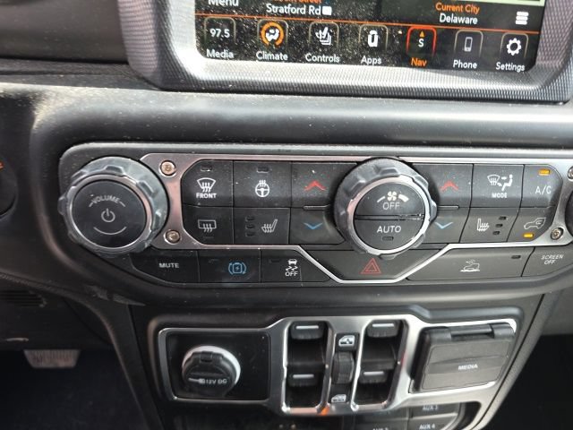 Used 2023 Jeep Wrangler Unlimited w/ Cold Weather Group AWD/4WD image 16