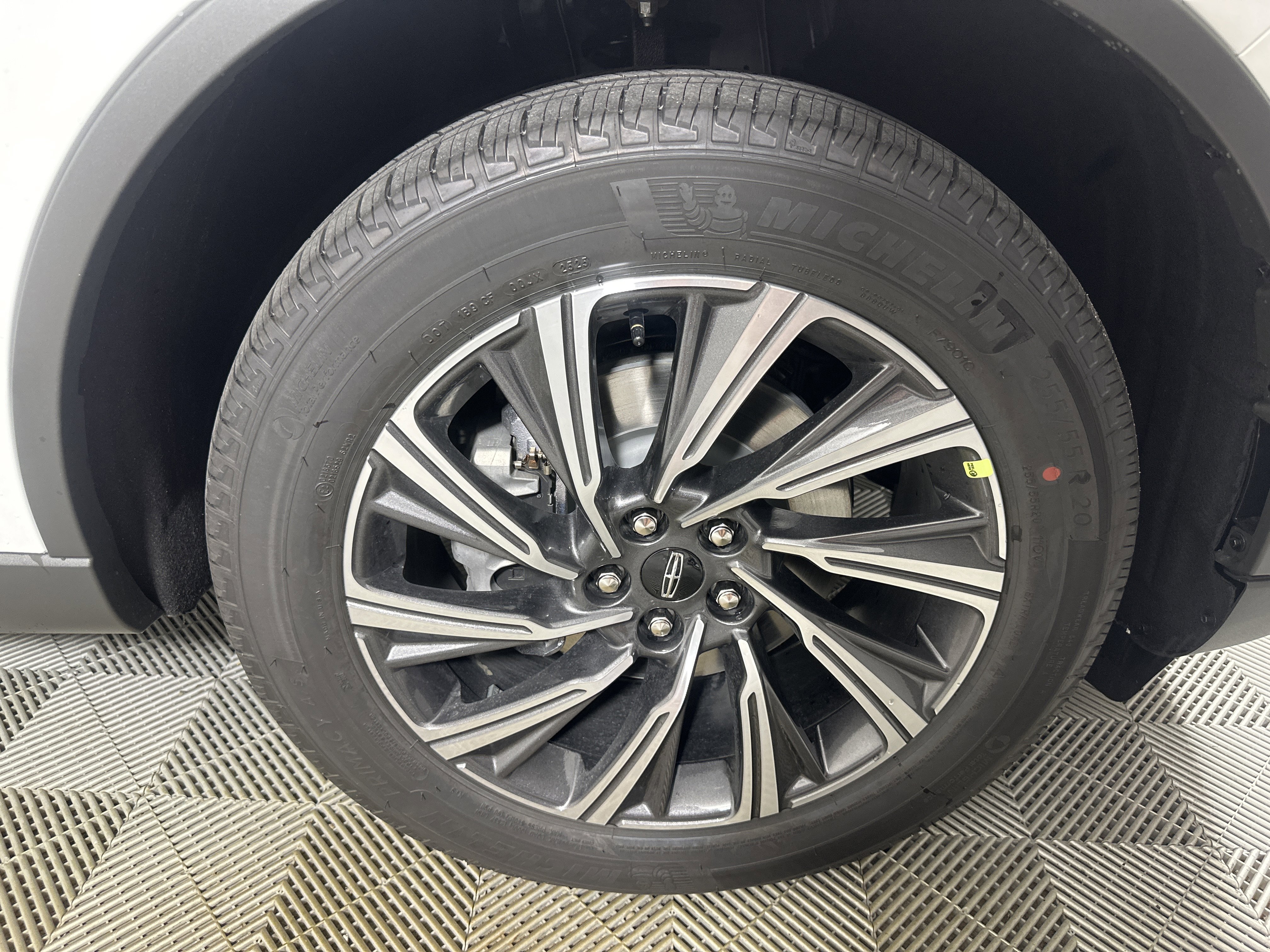 New 2025 Lincoln Aviator AWD image 27