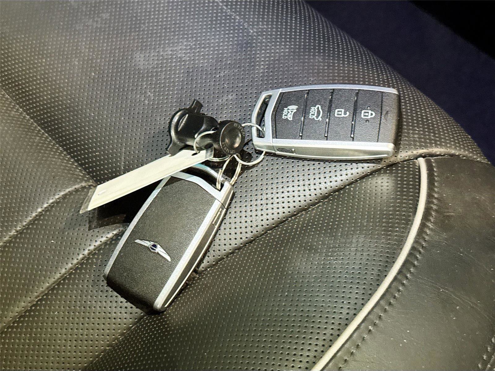 Used 2017 Genesis G80 3.8 w/ Option Group 03 image 25