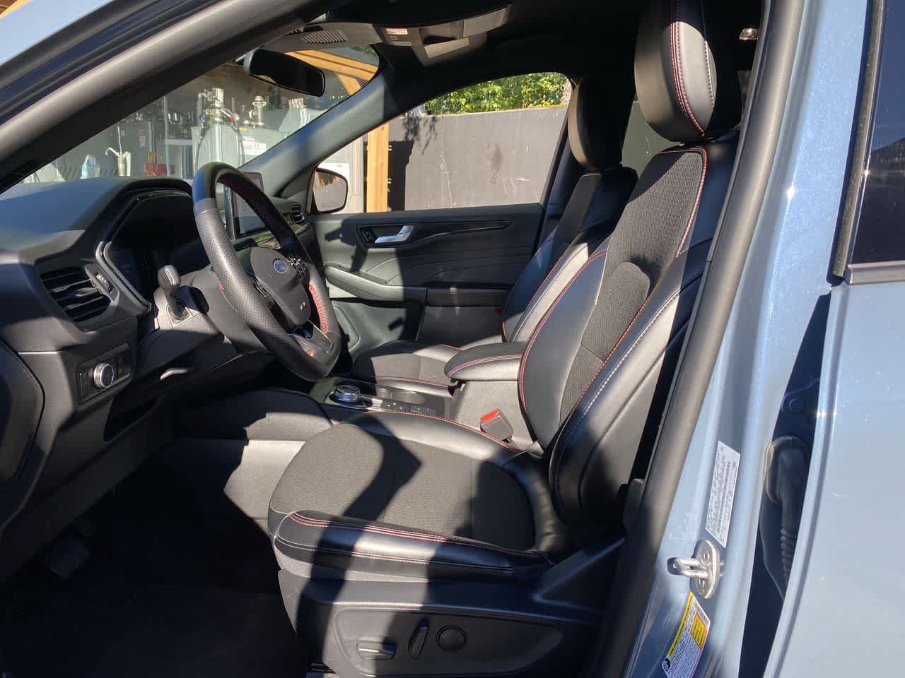 Used 2025 Ford Escape ST-Line Select AWD/4WD image 14