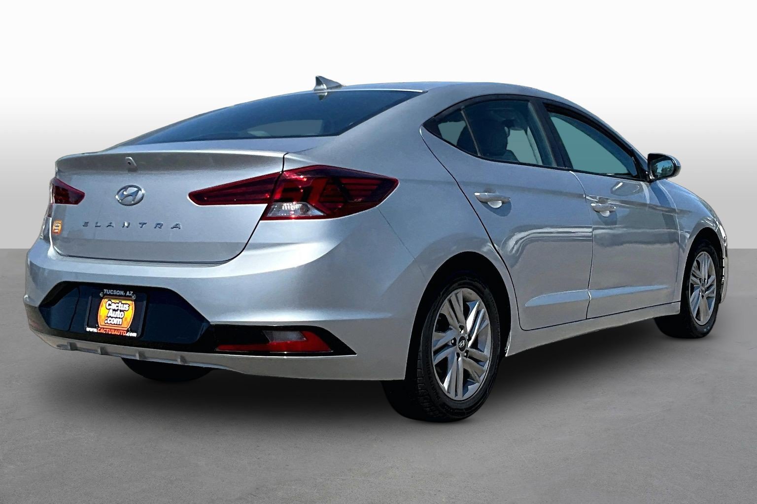 Used 2020 Hyundai Elantra SEL w/ Convenience Package (C2) FWD image 2