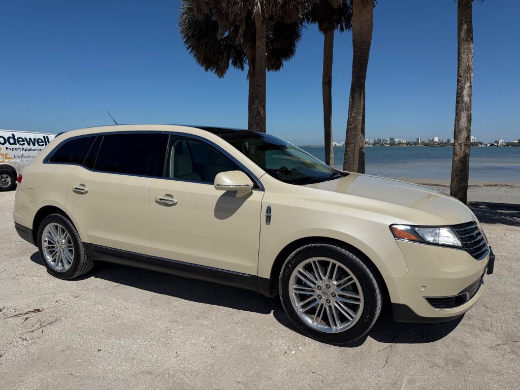 Used 2018 Lincoln MKT AWD w/ Technology Package image 8