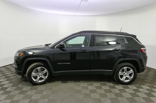 Used 2023 Jeep Compass Latitude w/ Convenience Group AWD/4WD image 6