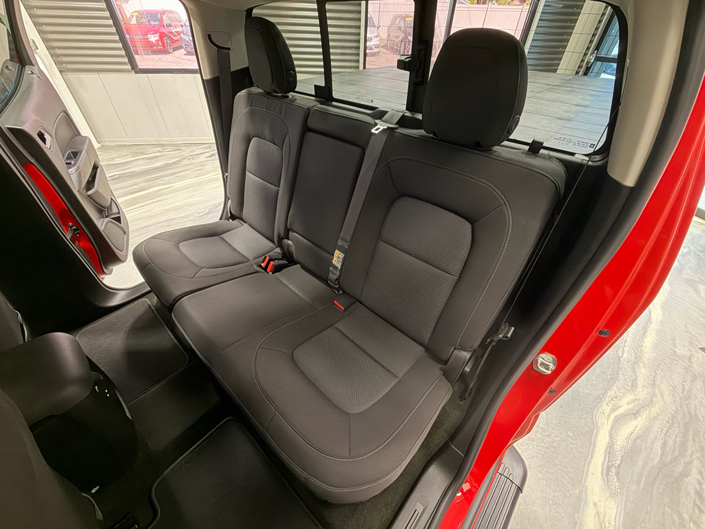 Used 2016 Chevrolet Colorado LT w/ LT Convenience Package RWD image 7