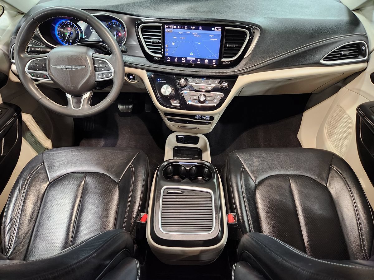 Used 2022 Chrysler Pacifica Touring-L w/ Uconnect Theater Family Group AWD/4WD image 47