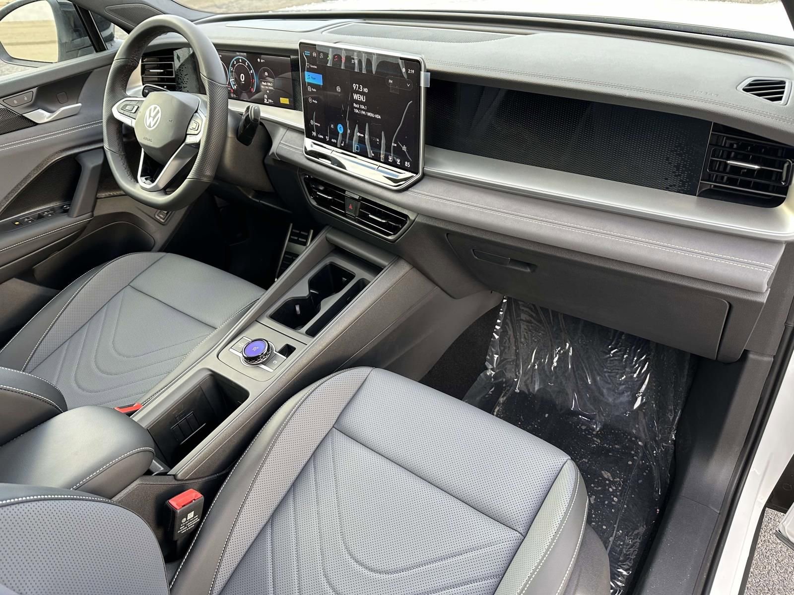 New 2026 Volkswagen Tiguan SE R-Line image 12