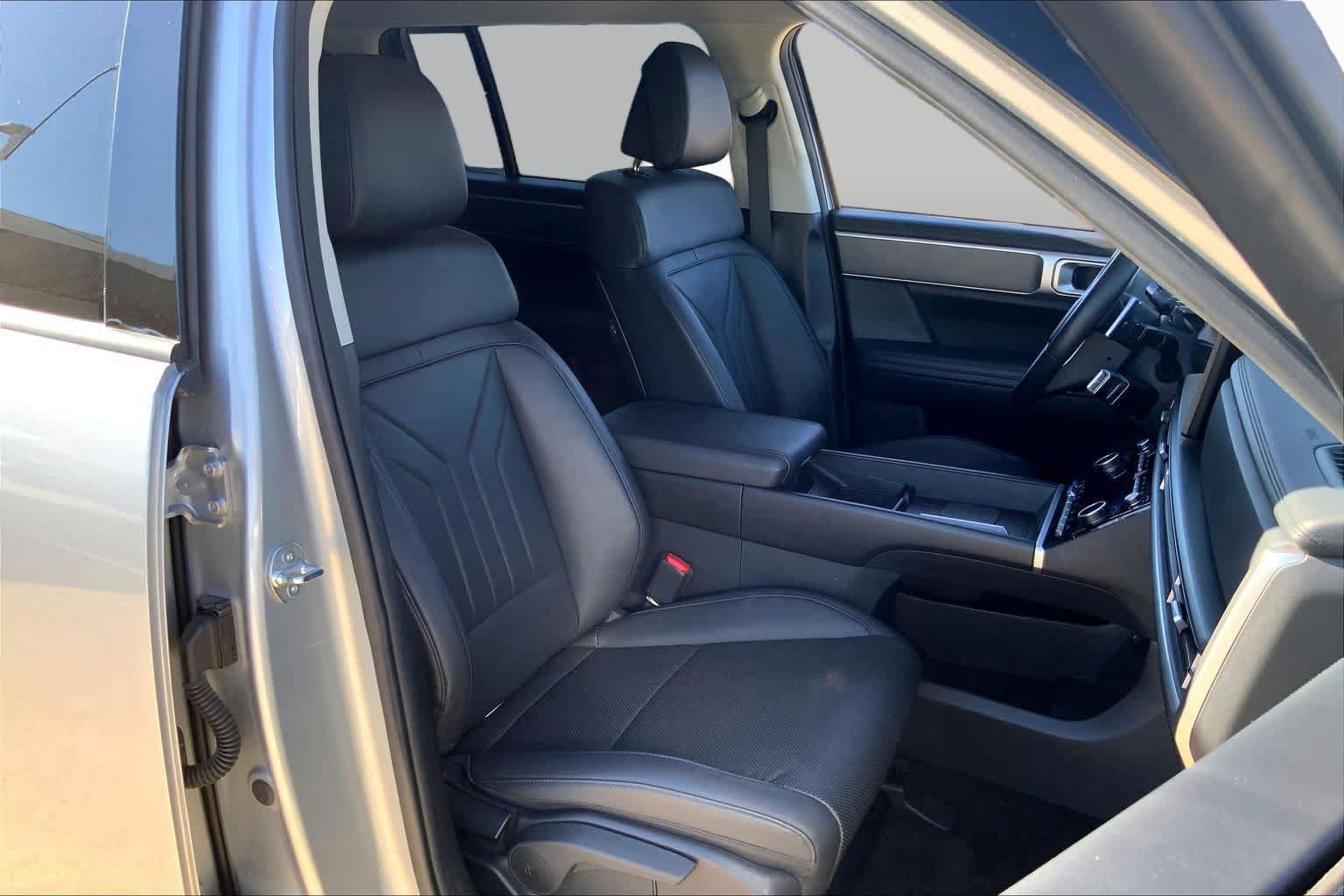 Used 2025 Hyundai Santa Fe SEL AWD/4WD image 9