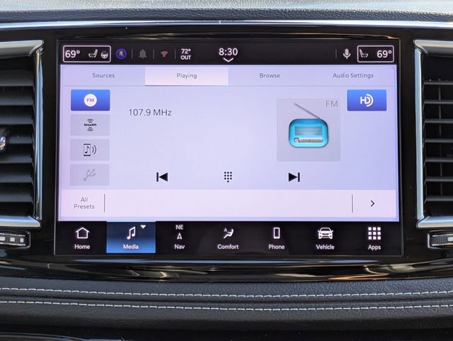 Used 2024 Chrysler Pacifica Limited image 17