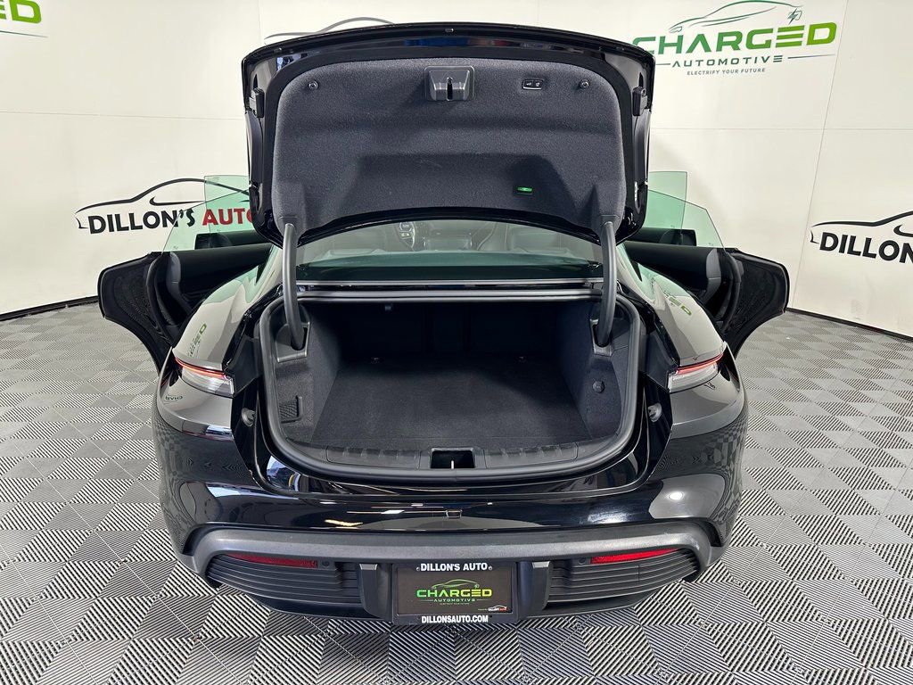 Used 2021 Porsche Taycan image 13