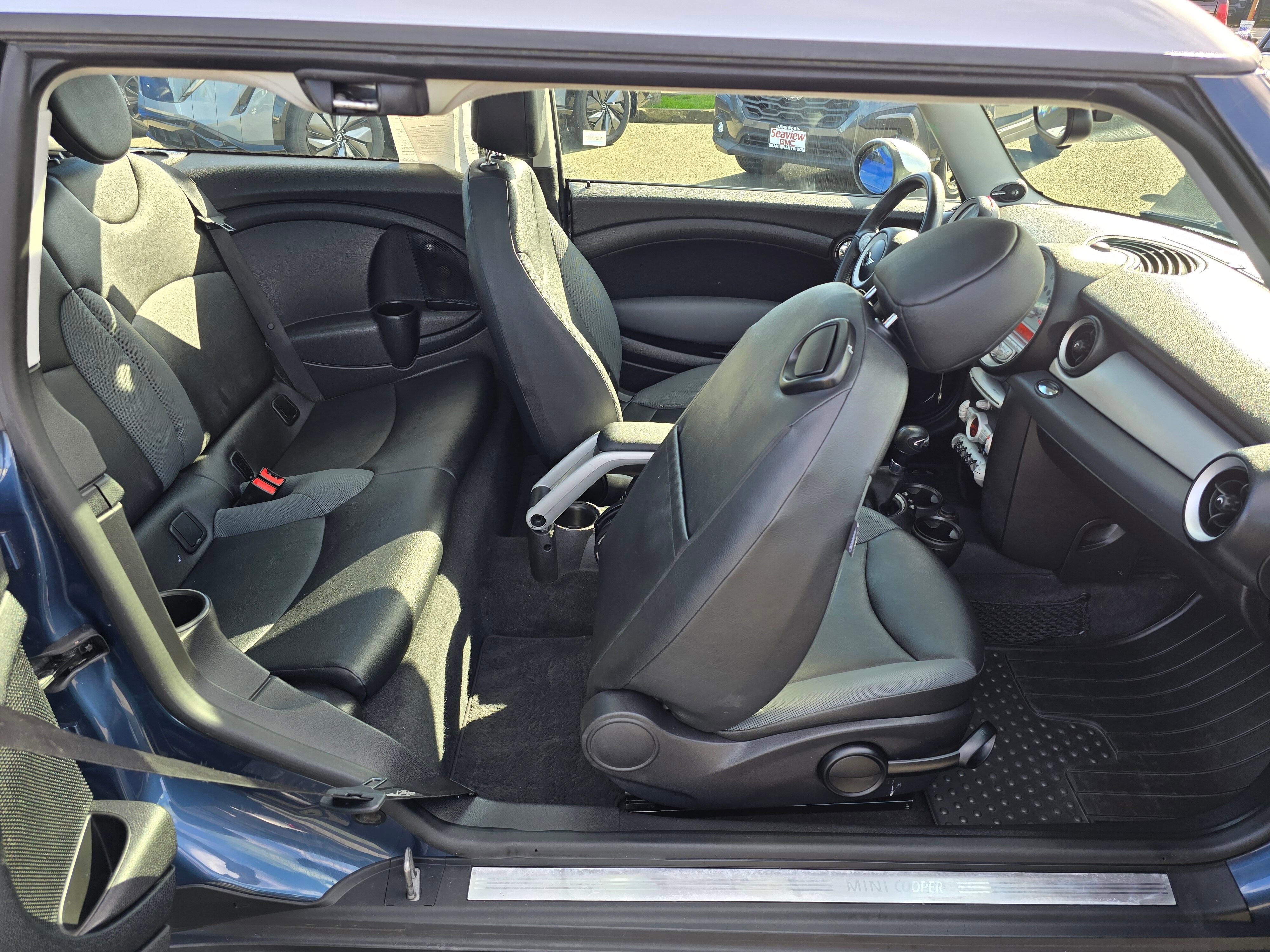 Used 2010 MINI Cooper Clubman Hardtop image 13