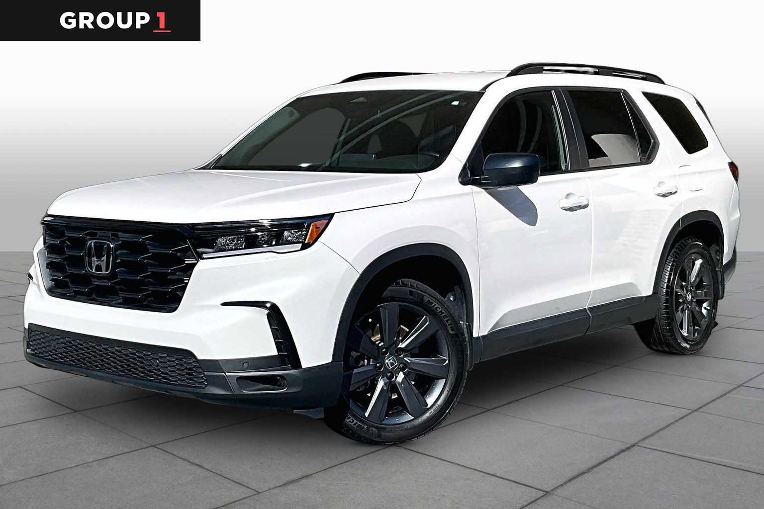 Certified 2025 Honda Pilot Sport image 1