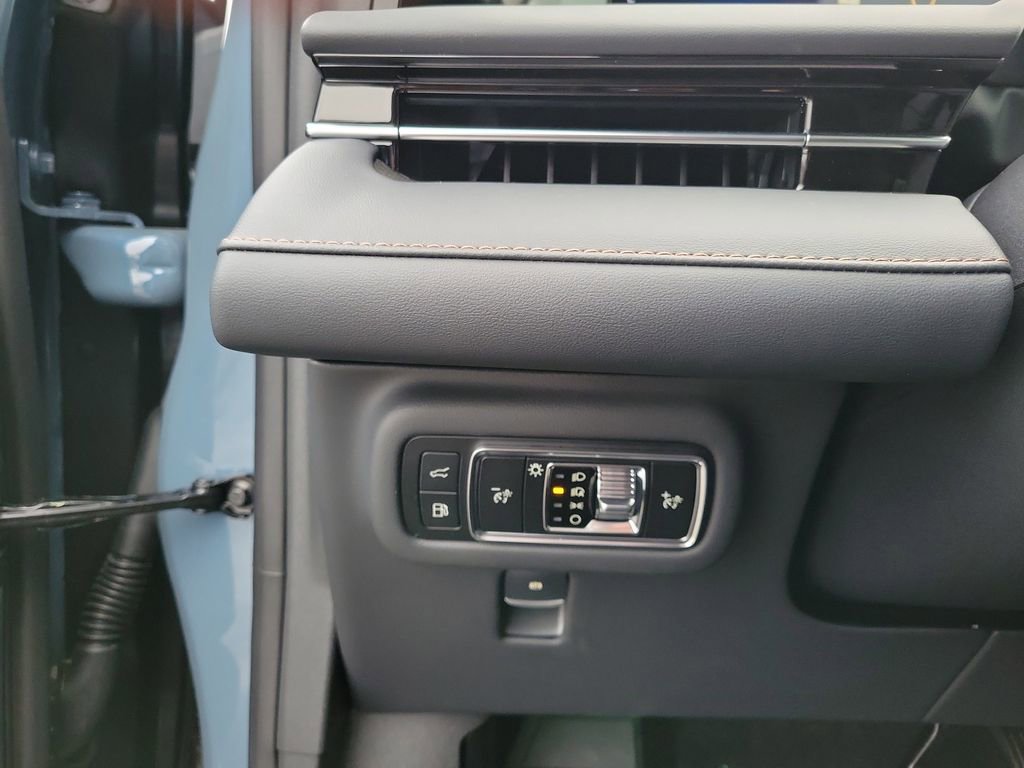 New 2026 Lincoln Nautilus Premier w/ Equipment Group 102A image 22