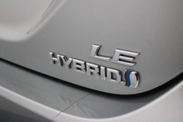 Used 2018 Toyota Camry LE FWD image 7