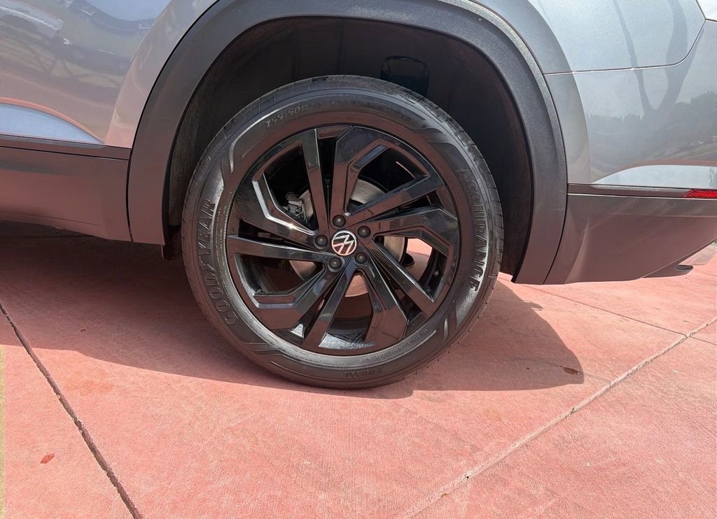 Used 2023 Volkswagen Atlas SE w/ Black Wheel Package AWD/4WD image 40