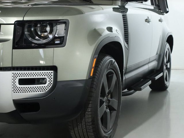 Certified 2022 Land Rover Defender 110 SE AWD/4WD image 4